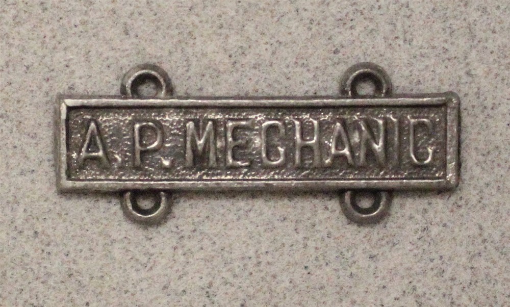 U.S. Army Air Force AP MECHANIC bar for Tech. Qualification Badge, pot-metal
