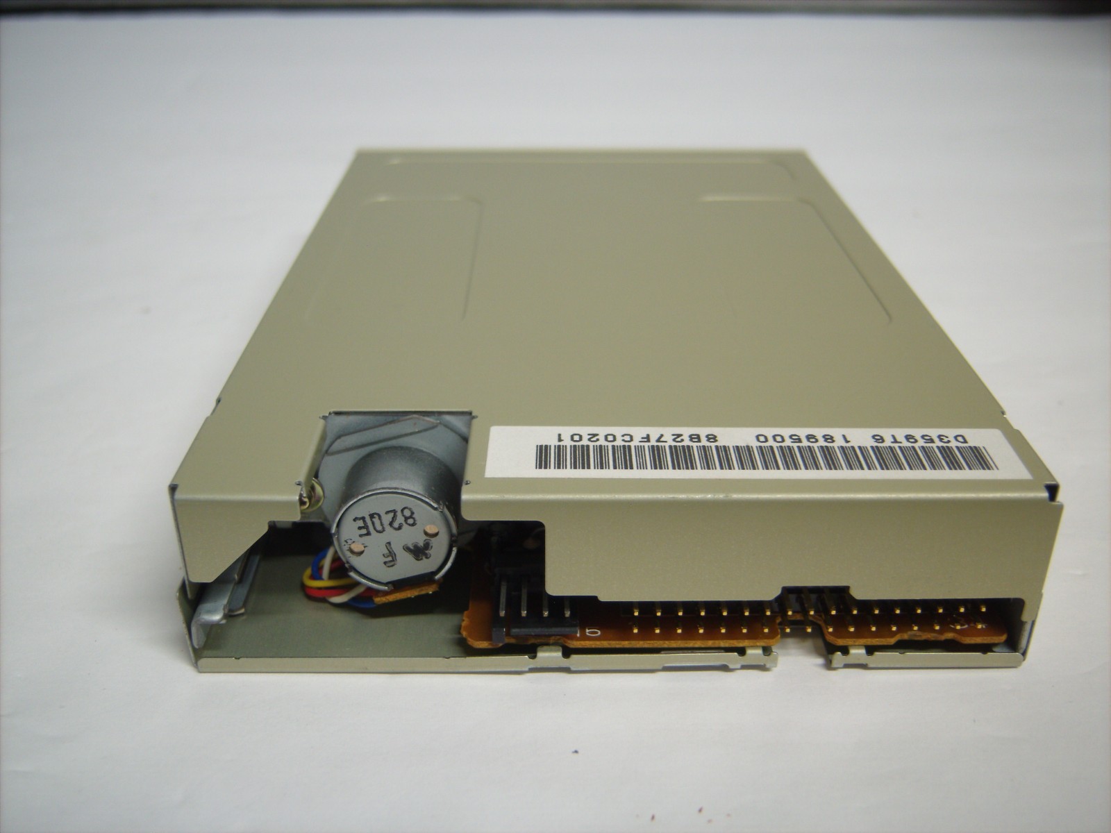 Mitsumi Newtronics D359T6 Internal 3.5" Floppy Disk Drive 1.44mb Beige