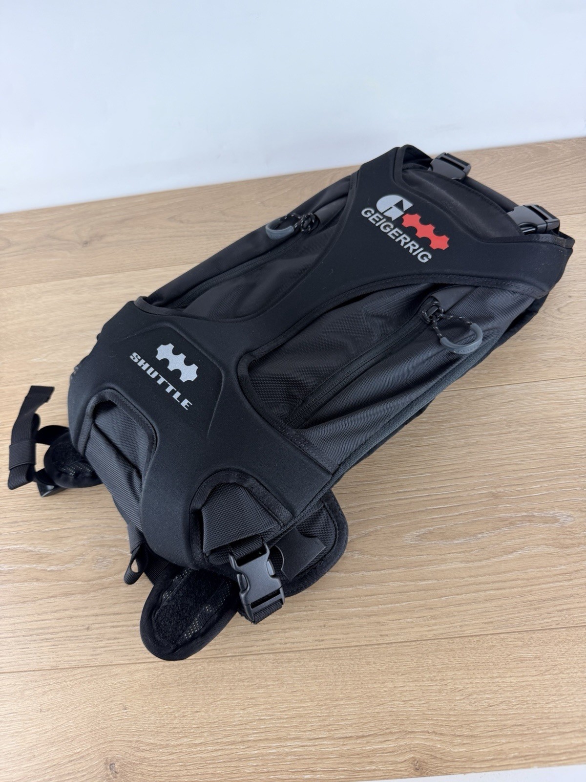 Geigerrig SHUTTLE 70oz Hydration Pack EUC! Backpack