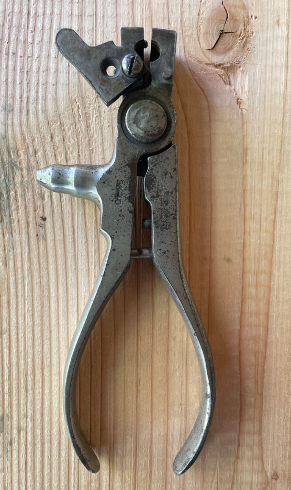 Ideal bullet mold and reloading tool 38-40 antique in great working condition