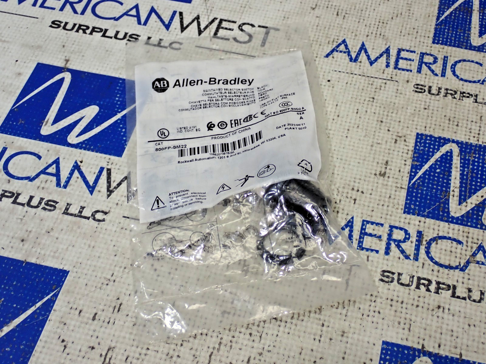 New Surplus Allen Bradley 800FP-SM22 Maintained Selector Switch Ser A
