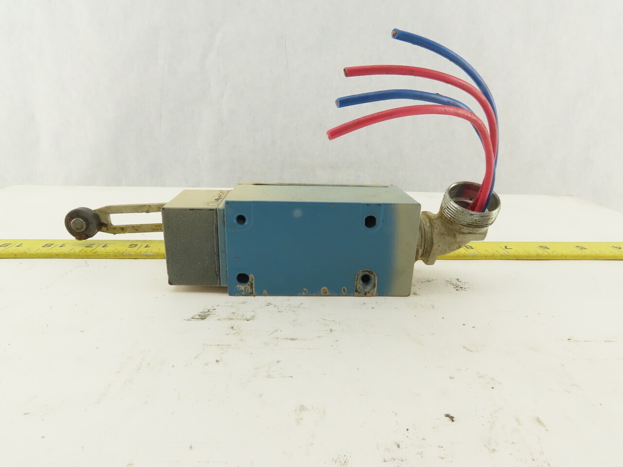 Honeywell LSA4L 600VAC 10A Cam Roller Rocker Micro Limit Switch