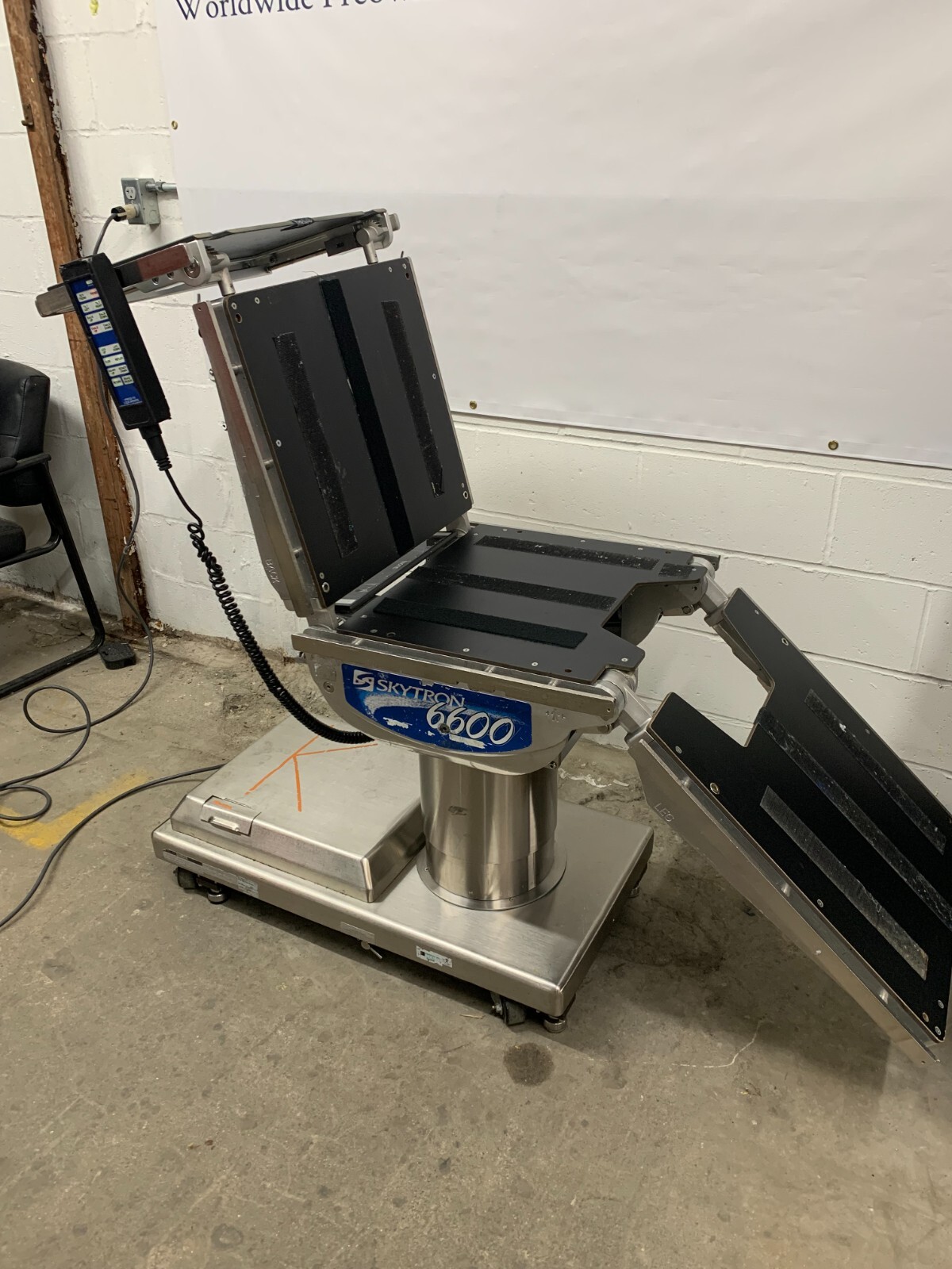 Skytron 6600 Surgery Table