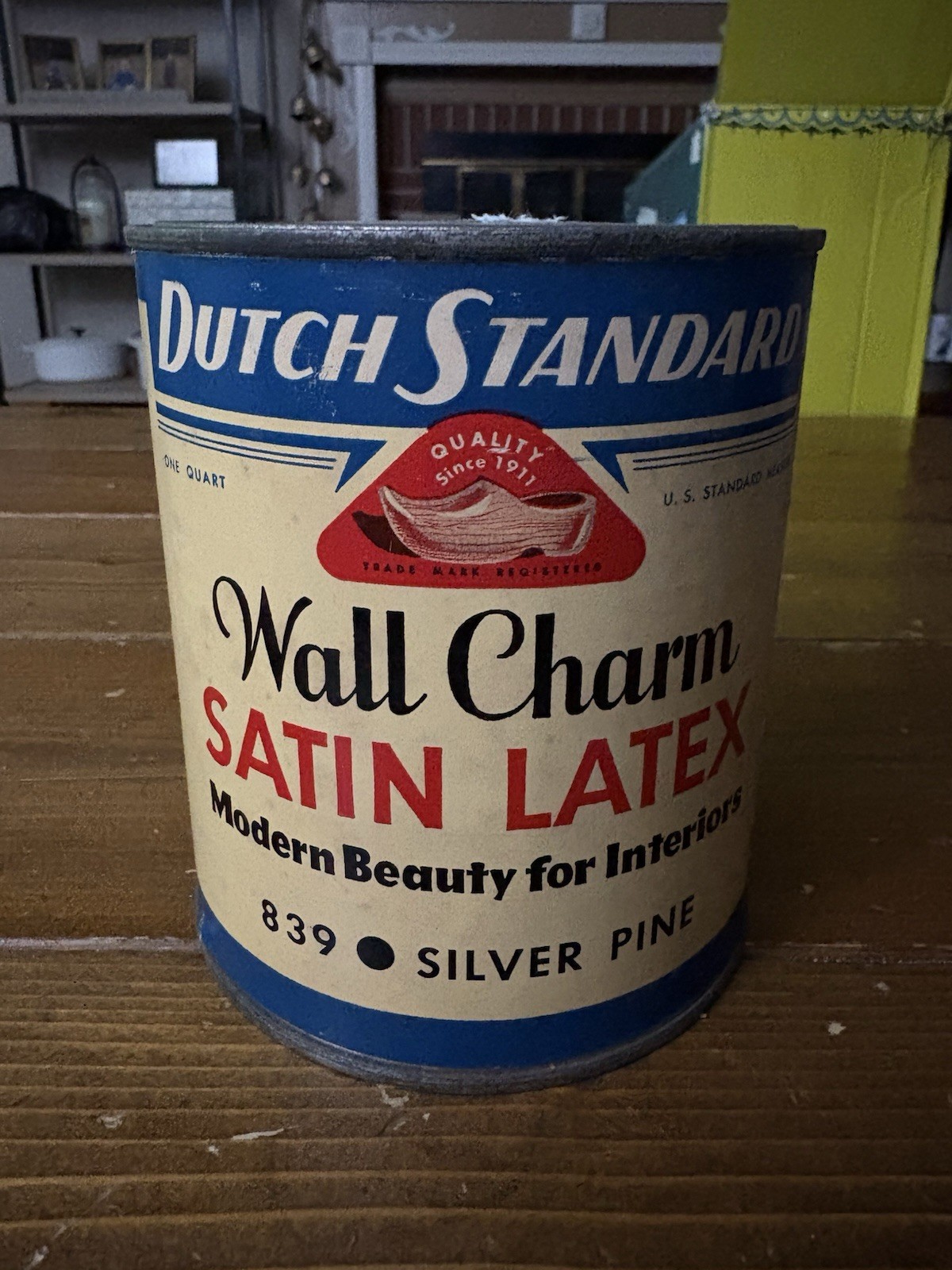 Vintage Dutch Standard - Wall Charm Satin Latex - One Quart NOS!