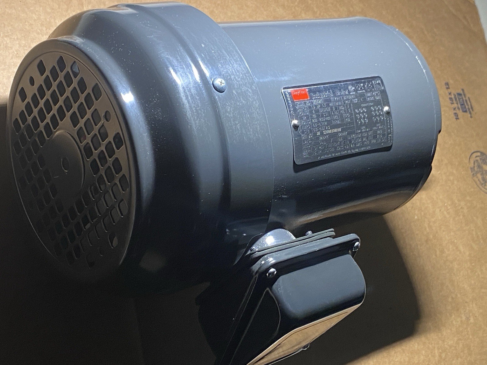 Dayton 3KW94G Electric Motor 1.5HP 1730RPM 3PH 208-230/460V TEFC 145T Frame