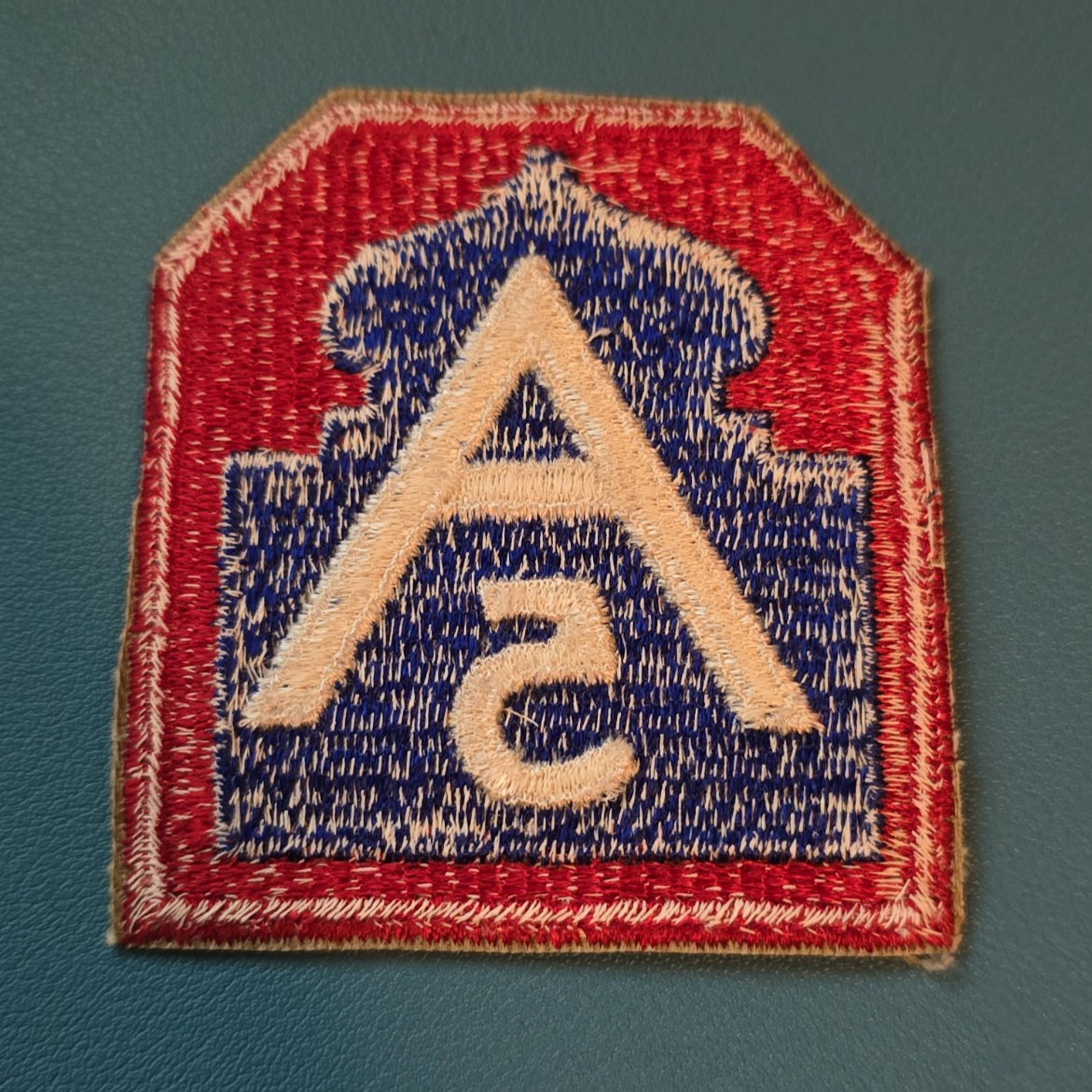 US 5th Army Shoulder Sleeve Patch-Cut Edge-Snow Back-Vintage WW-II