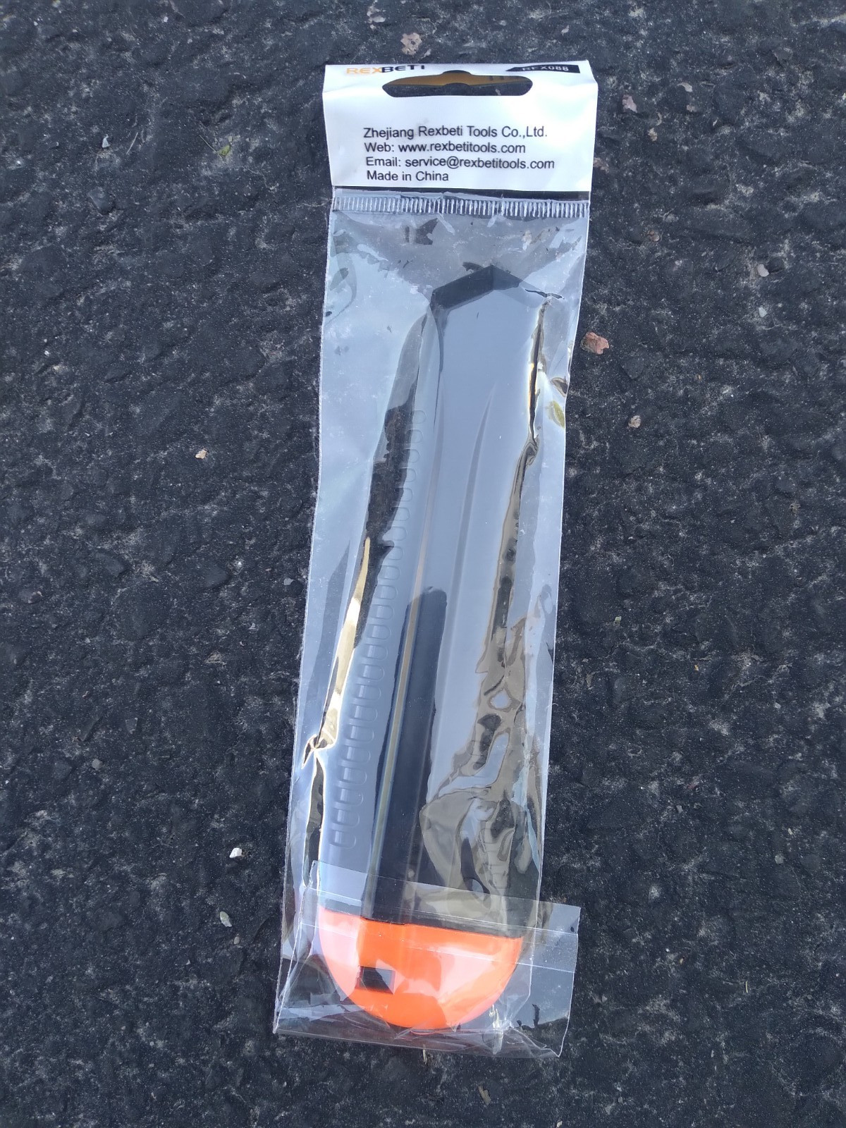 Utility Knife 18mm blade Safety Lock 6in