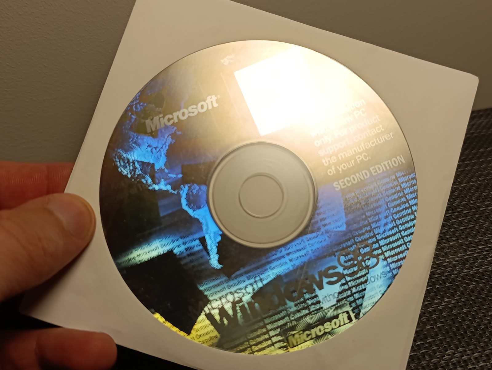 Microsoft Windows 98 Second Edition PC CD Rom Disc 0499 PN. X05-29232 ( CD ONLY)