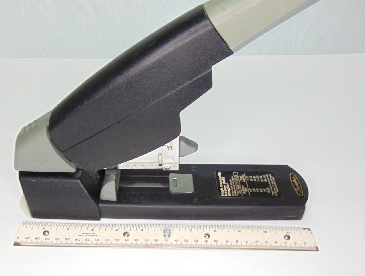 Swingline High-Capacity Heavy-Duty Stapler 210-Sheet Capacity Black/Gray 90002