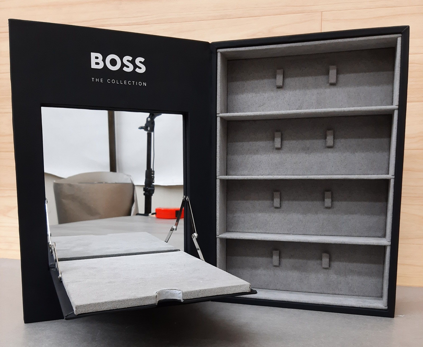 Hugo Boss The Collection Glasses/Sunglasses Display Case w/ Mirror Drawer Gloves