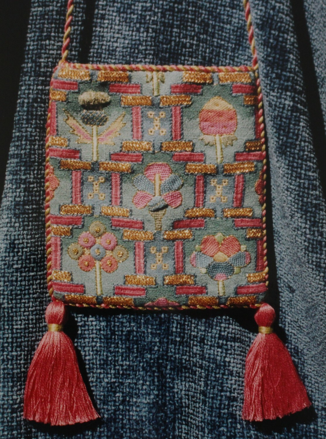 Elizabethan Sweet Bag - by Nostalgic Needle