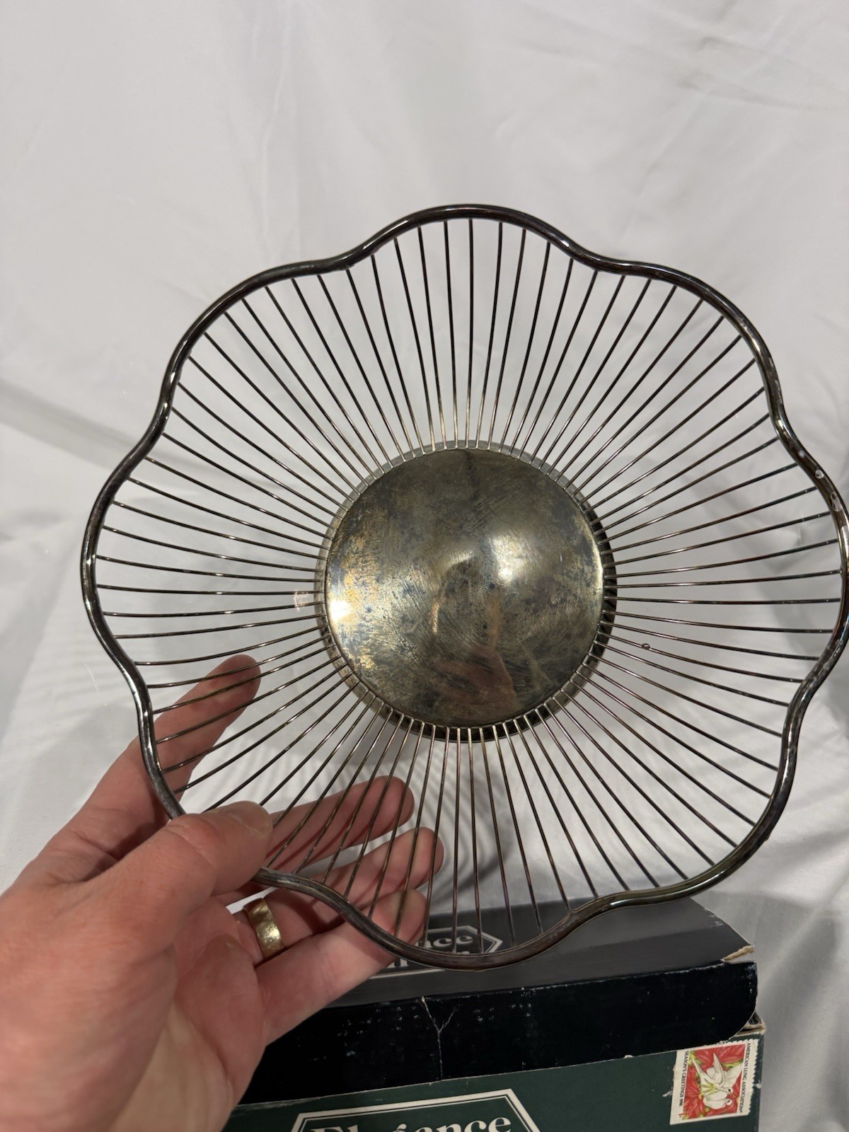 Davco Elegant Silver Plated Wavy Octagonal Wire Fruit Basket 9 ½ inch New in Box