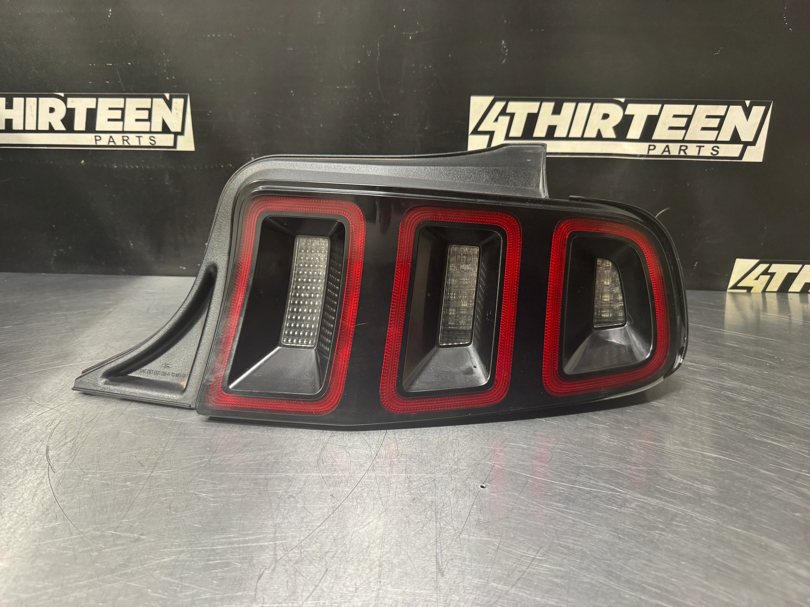 13-14 FORD MUSTANG LED RH PASSENGER TAIL LIGHT DR33-13B504-AG OEM #N337