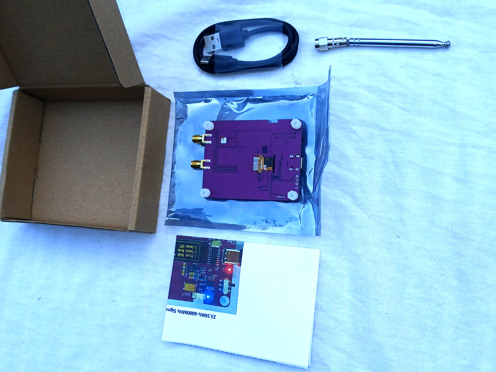 HMC833 RF Signal Generator Source 23.5-6000MHz Sweep Frequency Module USB OLED