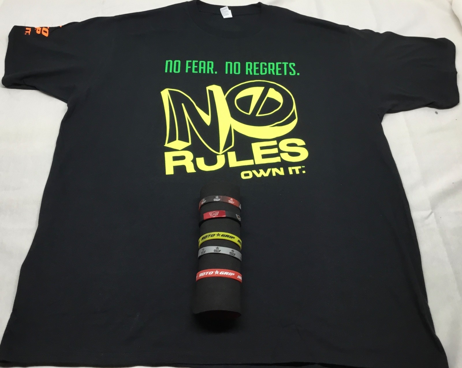 Roto Grip Bowling No Rules Tee Shirt and 5 Wristbands. Details in Description