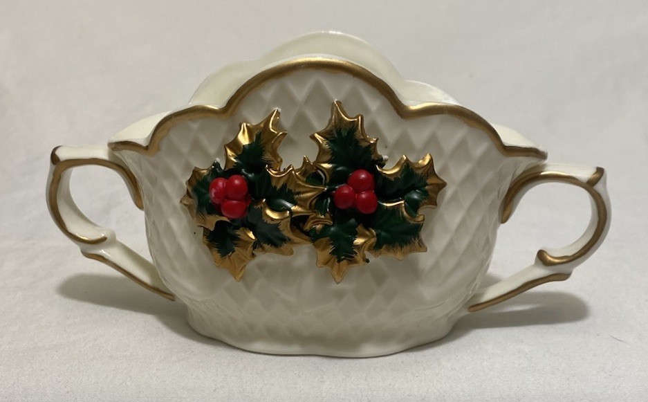 Crown Accents White Porcelain Christmas Holly Berry Vase-Planter #285 VINTAGE