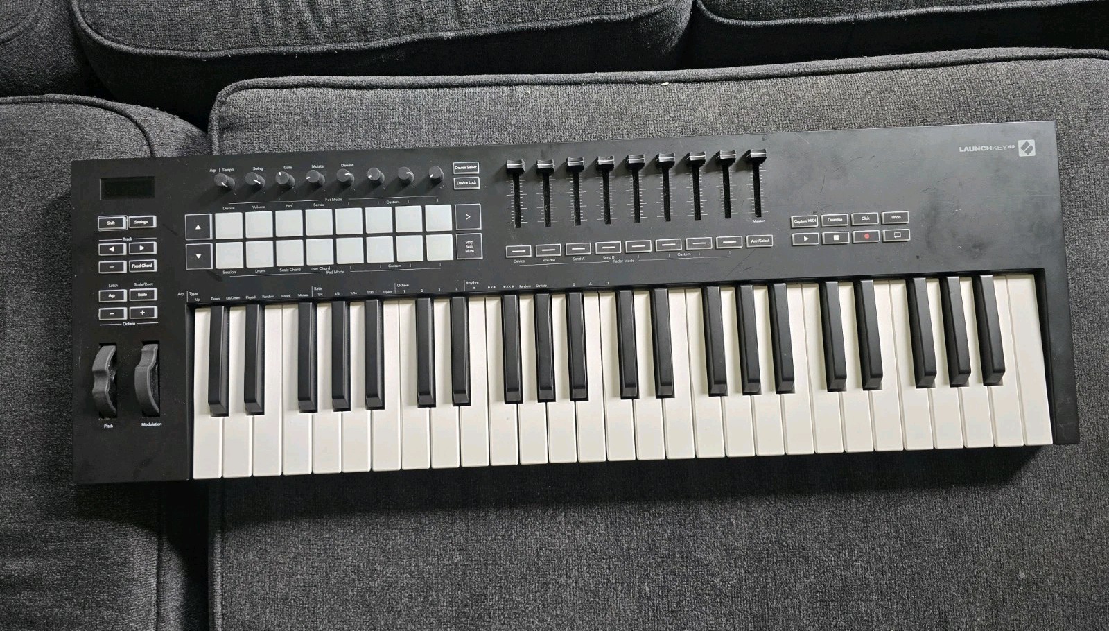 Novation Launchkey-49-mk3 Keyboard Controller With Usb Cable