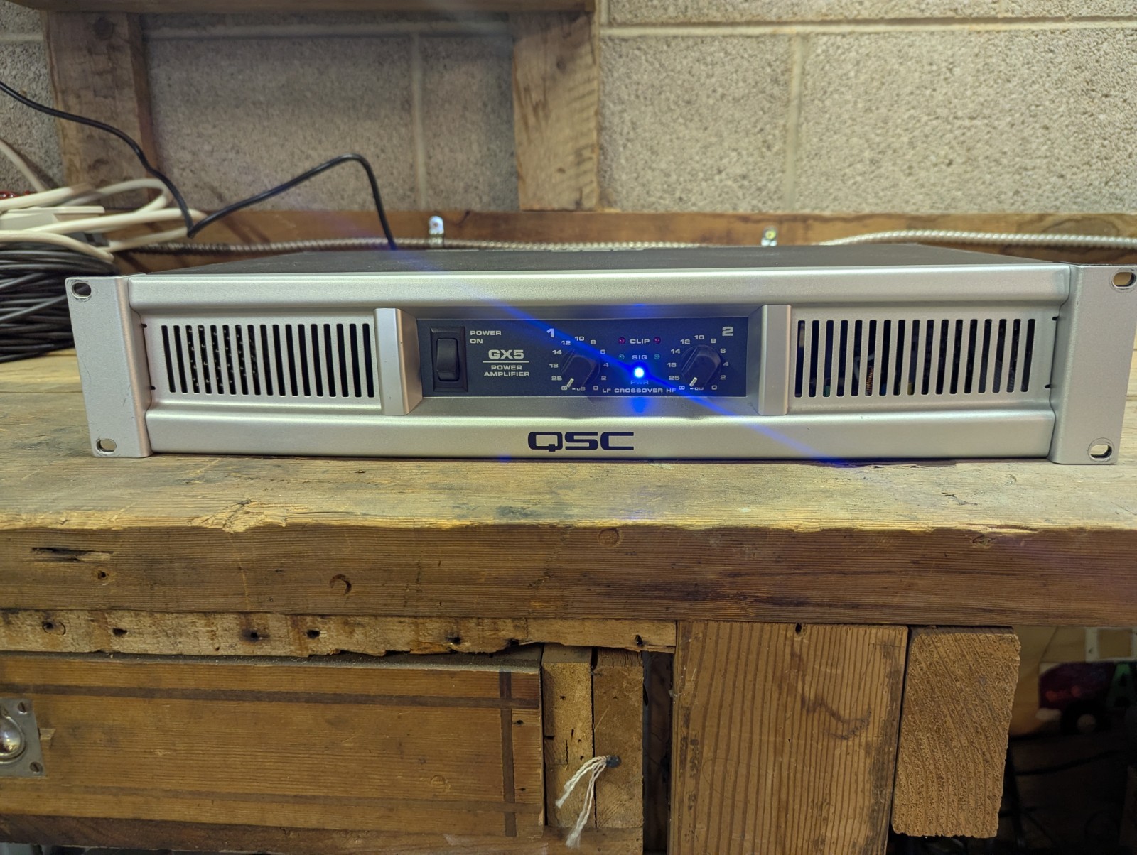 QSC GX5 2-Channel 700W Rackmount Power Amplifier
