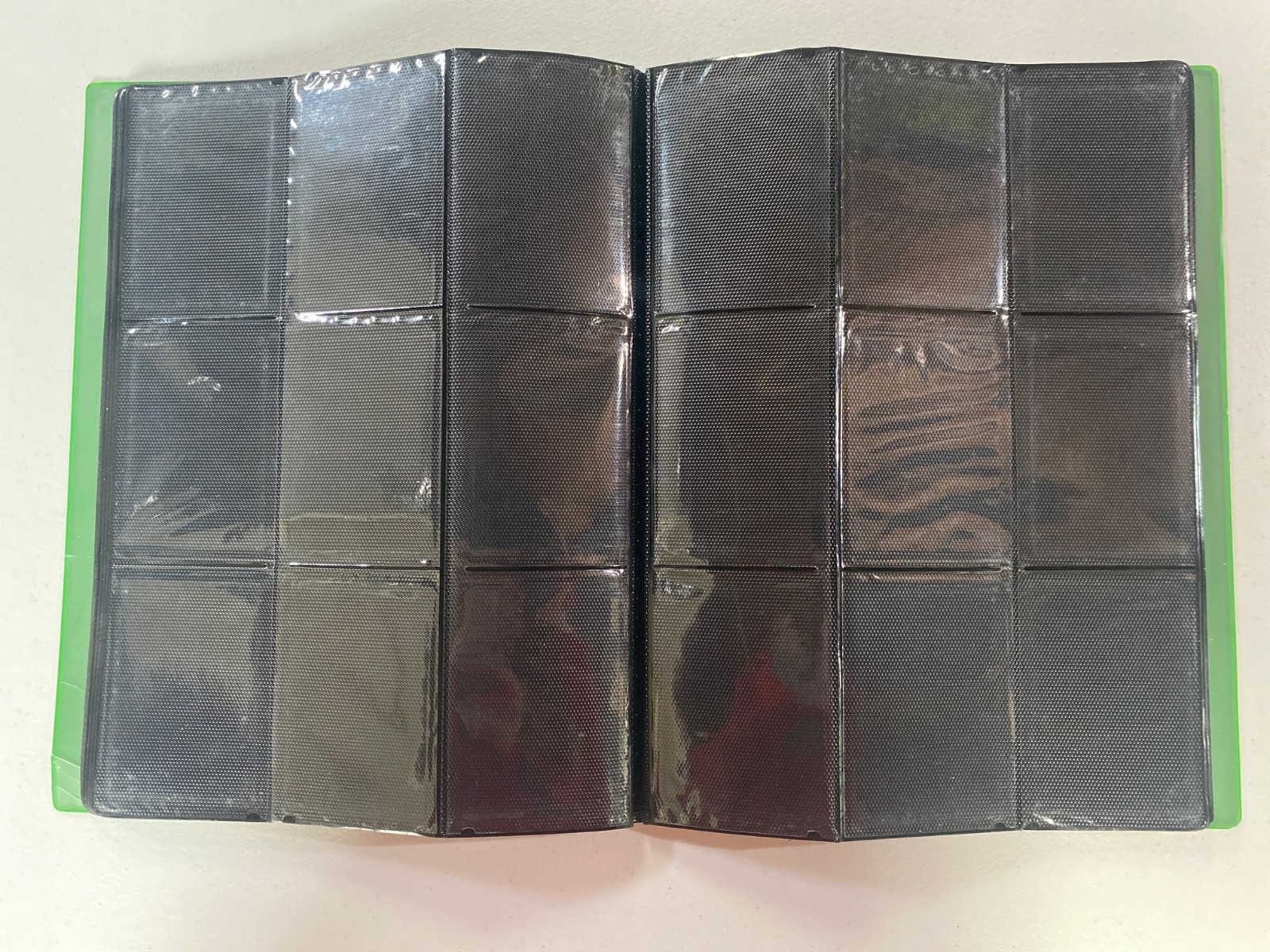 Monster Protectors - 9-Pocket Binder - Green (USED)
