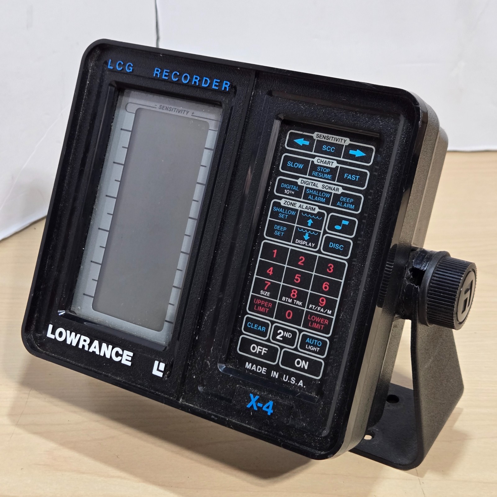 Lowrance X-4 LCG Recorder Fishfinder With Mounting Bracket Head unit only