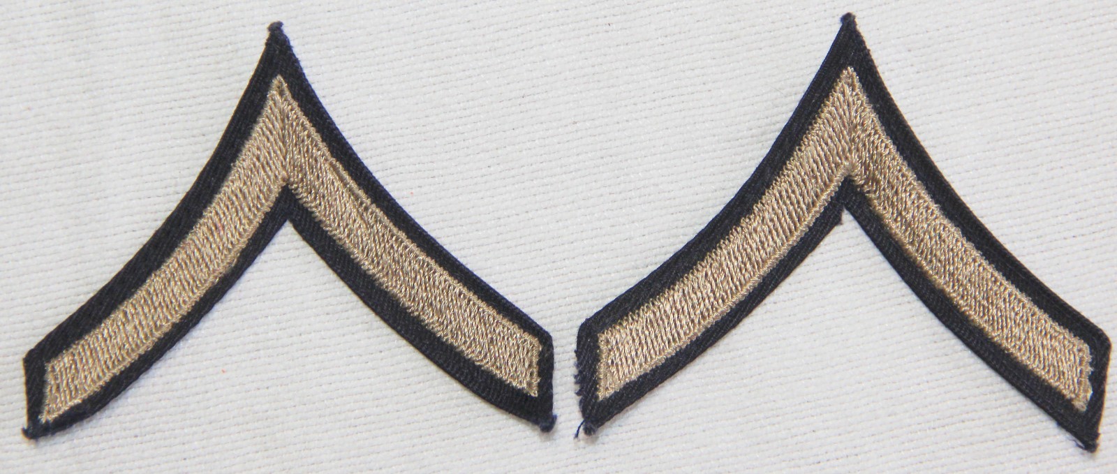 ORIGINAL WWII E-2 PRIVATE FIRST CLASS, PFC CHEVRONS, STRIPES