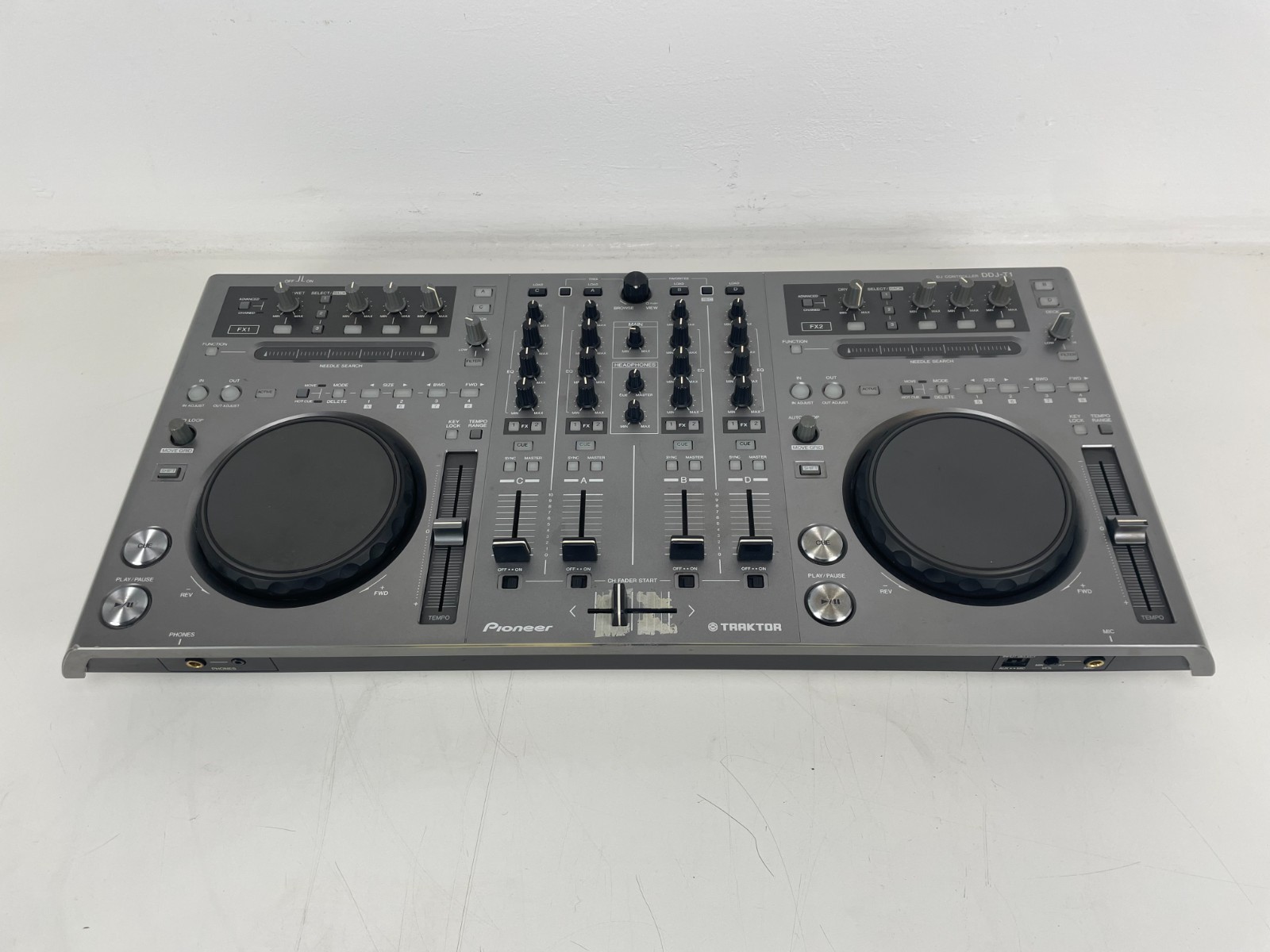 Pioneer DDJ-T1 DJ Controller