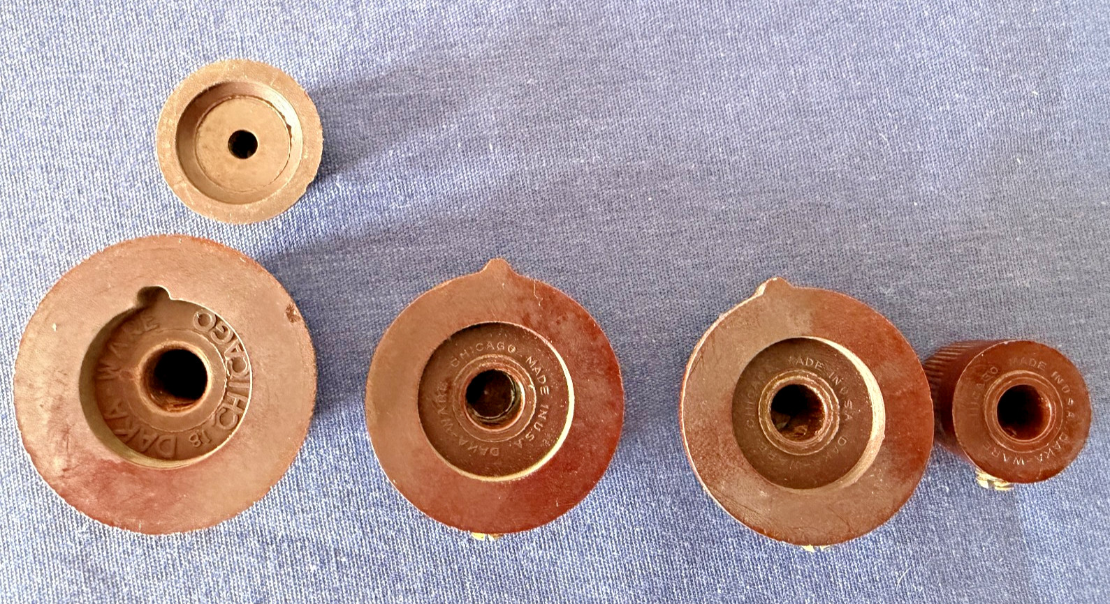 VTG lot Daka-Ware Brown Bakelite Knobs pointer fluted dual stacked concentric