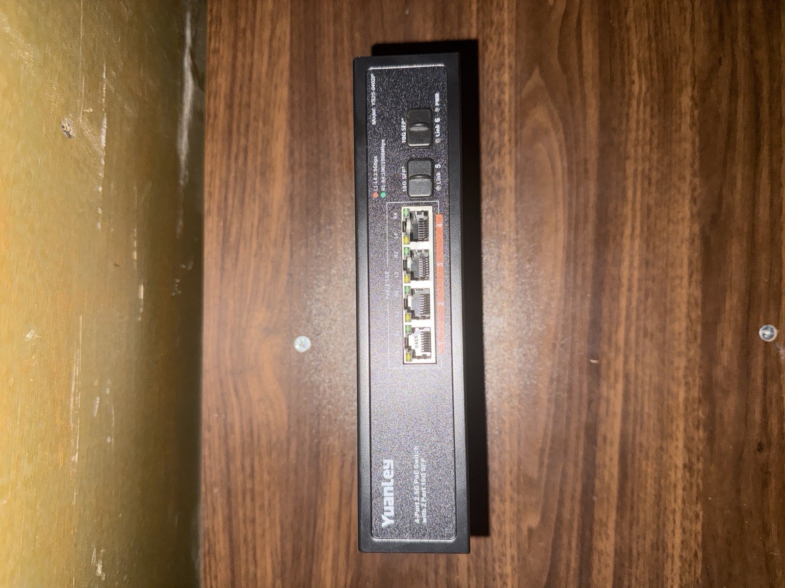 YuanLey 6-Port 2.5g Poe Switch Unmanaged, 4x2.5G Base-T Poe Ports, 2x10G SFP
