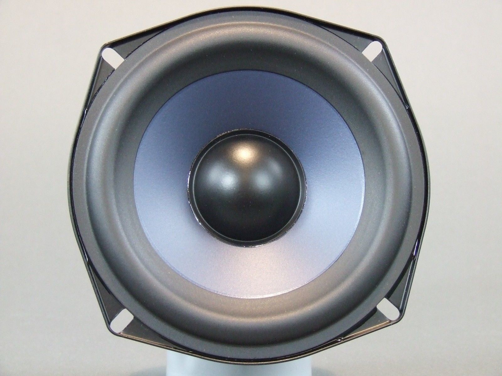 NEW - A Pair of Major Brand MW5531 5.25" Woofer 4 Ω Ohm