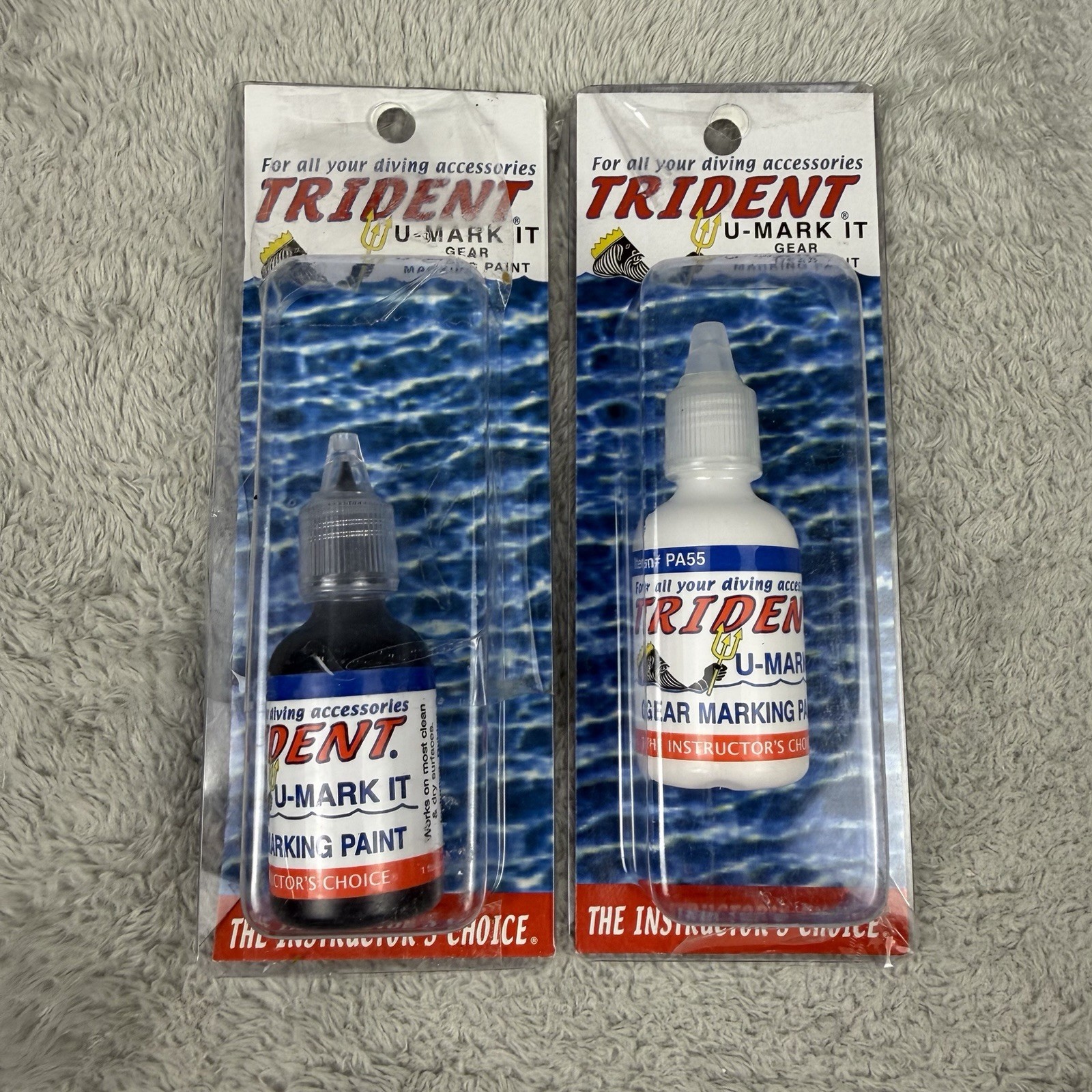 U-Mark It 1 oz Paint for Marking Your Scuba Diving Snorkeling Gear Blue & White