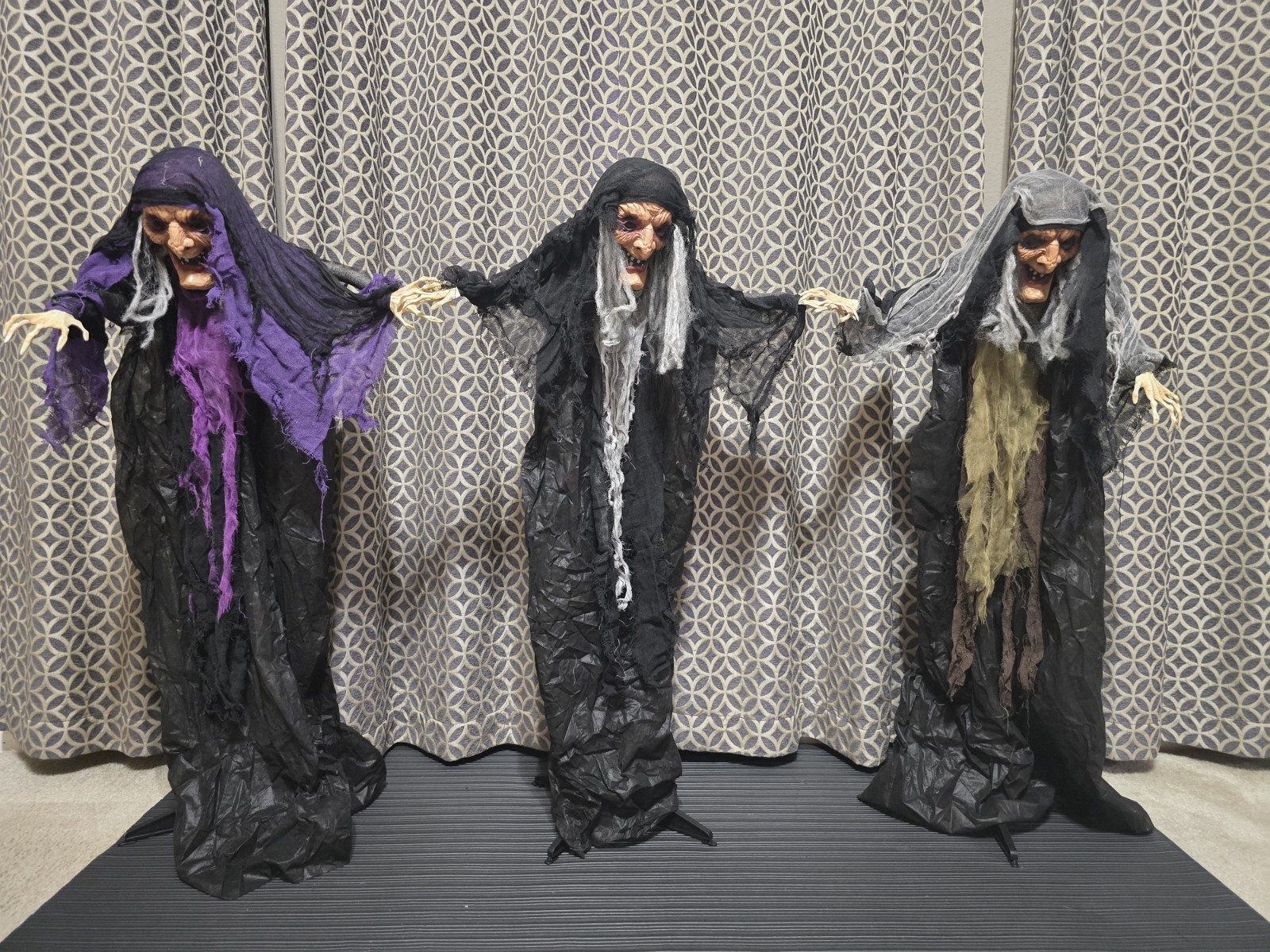 3  Fully Poseable Witches Halloween Decoration