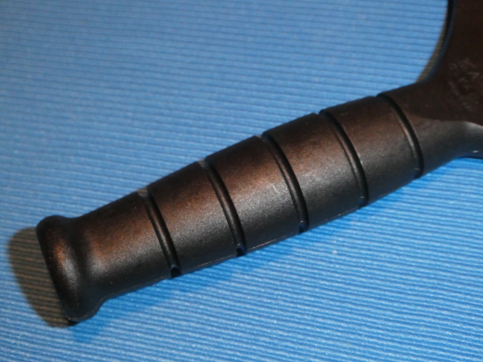 KA-BAR LAKE EFFECT HAND ICE SCRAPER SELF DEFENSE TOOL SUPER TOUGH POLY MATERIAL