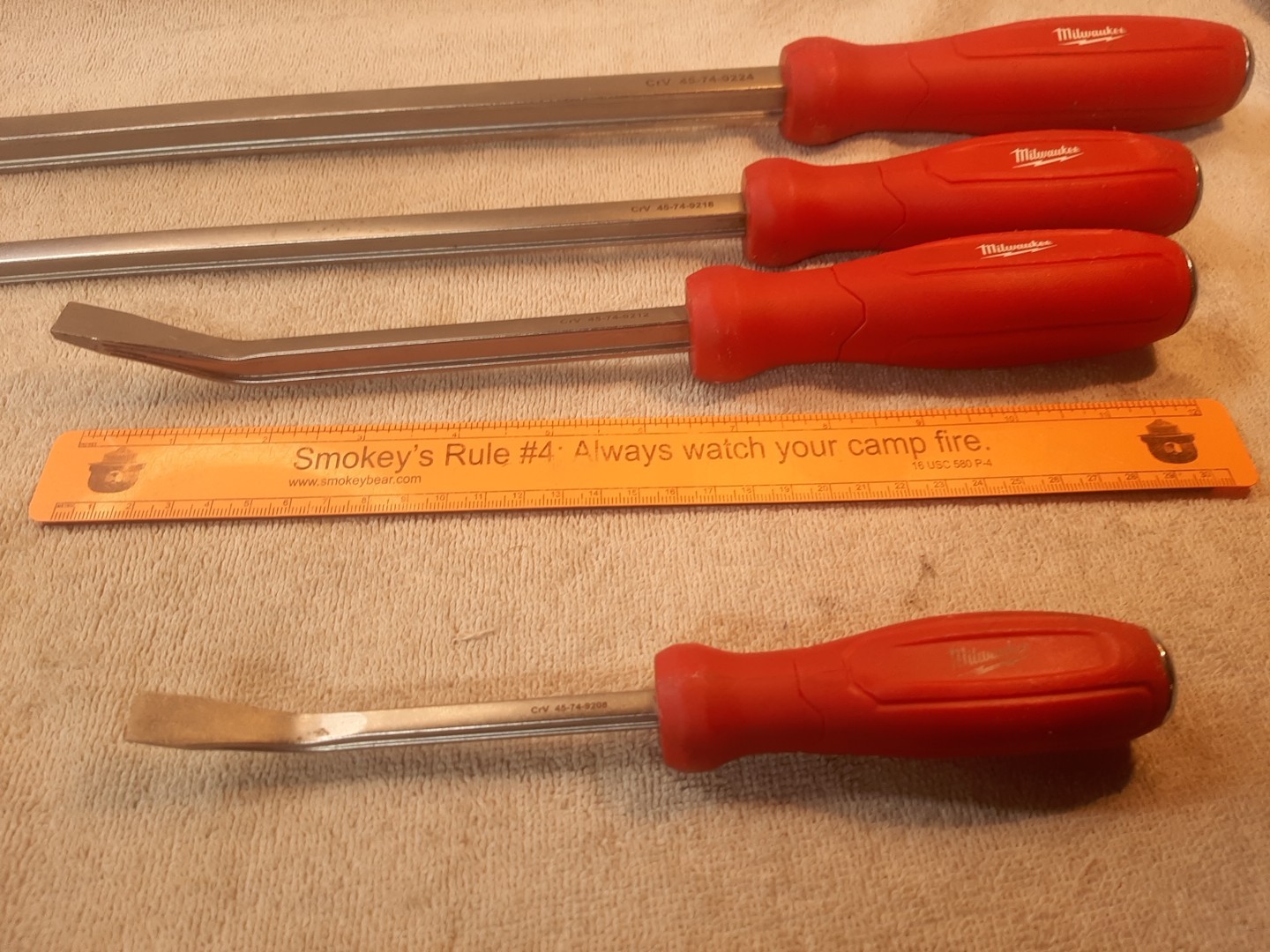 Milwaukee Tool 48-22-9214 4 Pc. Pry Bar Set