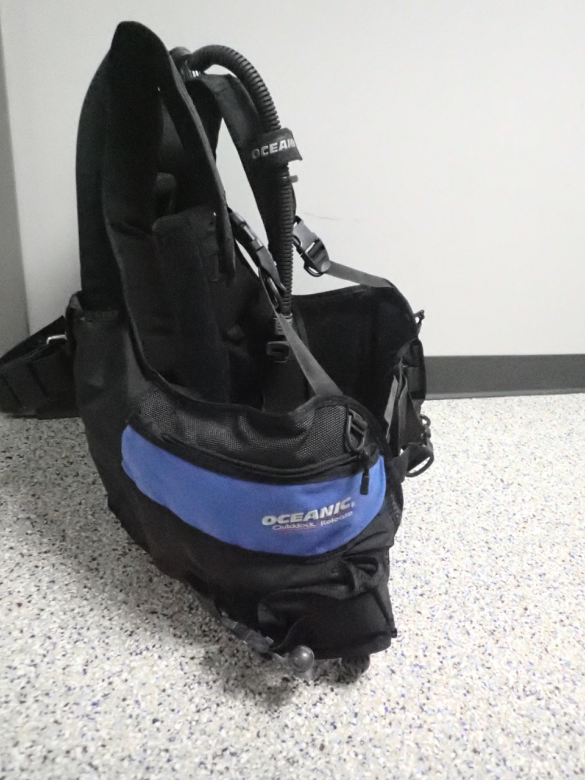 Oceanic Flex Weight Integrated BCD Size Large, Tested