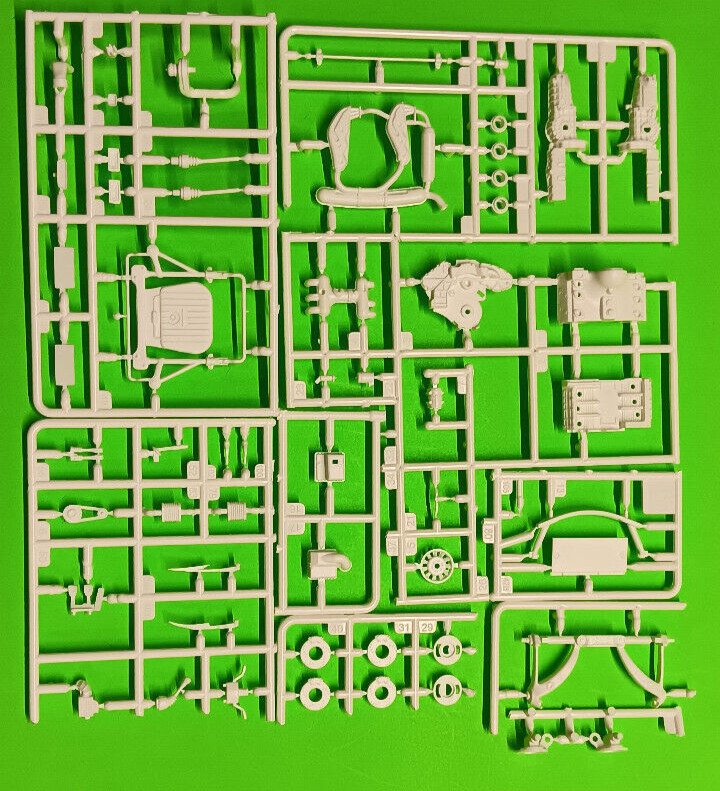 1984 Porsche 911 Carrera 3.2 Coupe Motor Engine Spindles New Tool Revell 1/24