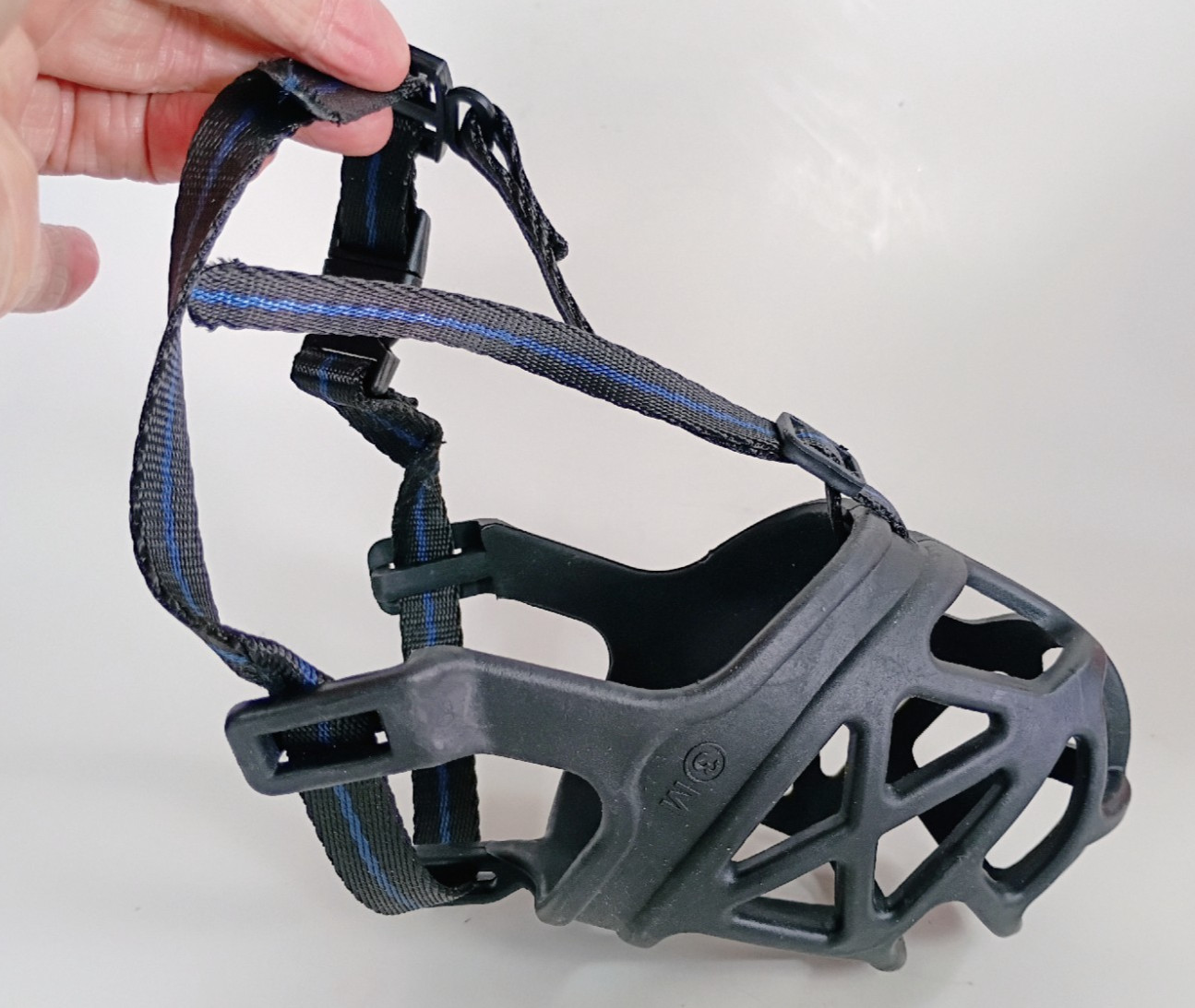 Adjustable Muzzle A Breathable Basket Mask For Medium Dogs To Stop Barking. 3M.