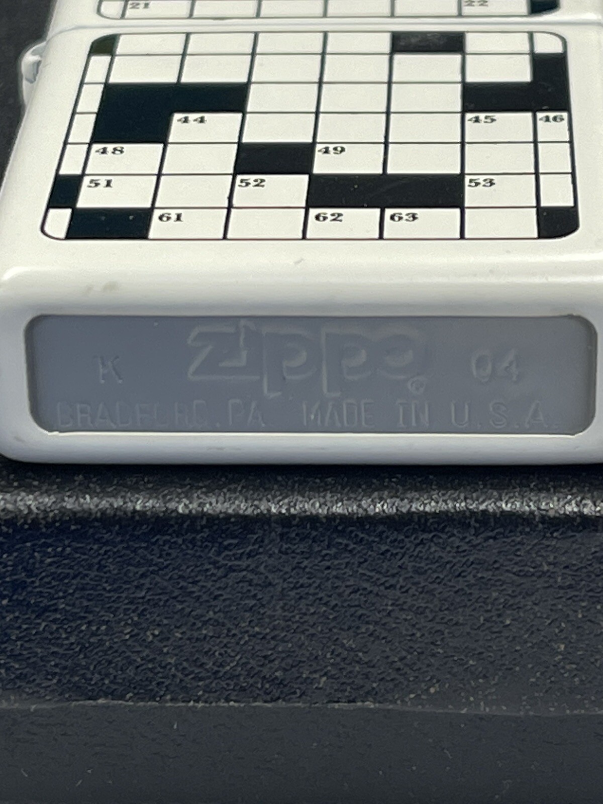 ZIPPO 2004 CROSSWORD PUZZLE WHITE MATTE LIGHTER UNFIRED IN BOX A827