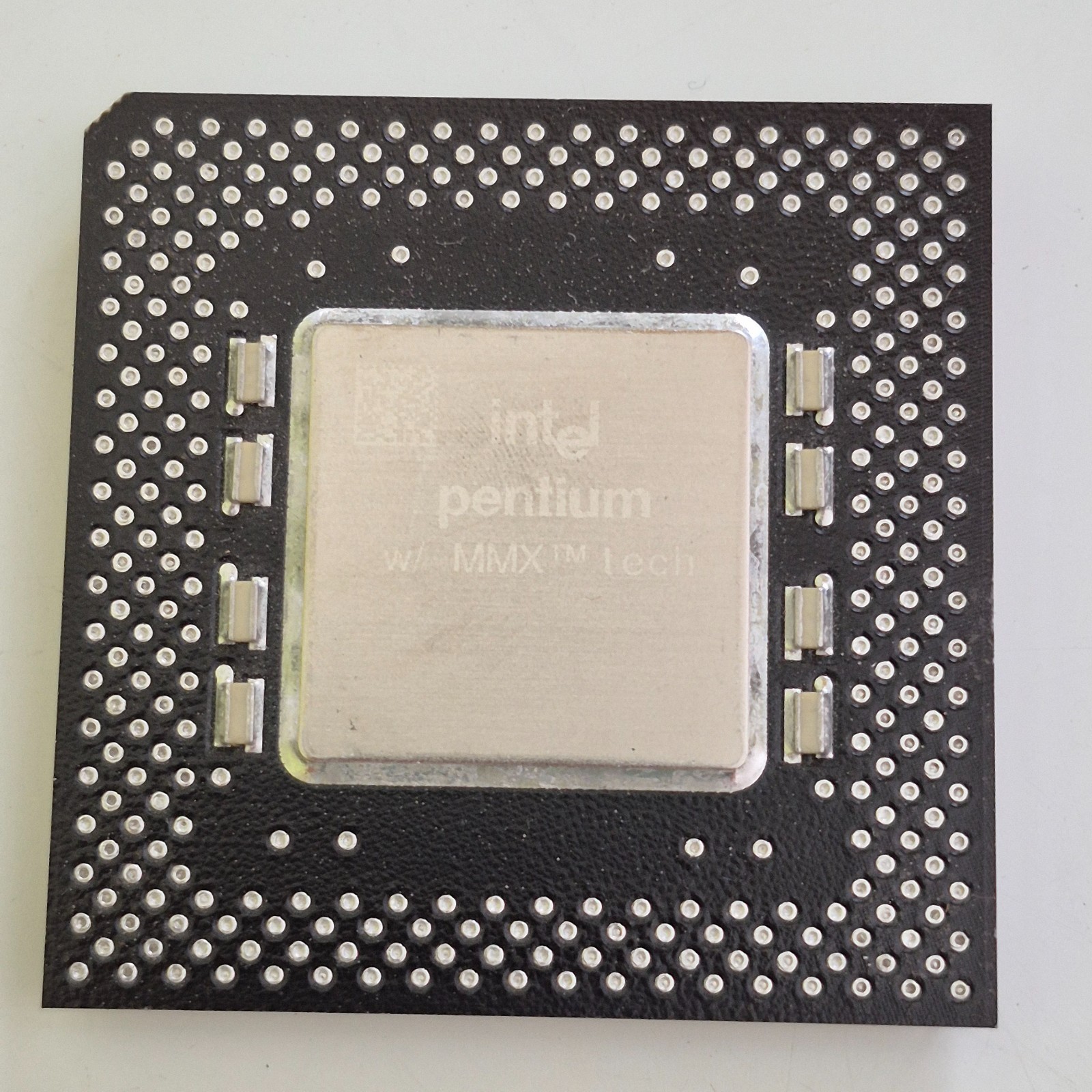 ✅ Intel Pentium MMX ⭐ Processor / CPU ⭐ Model A80503200 200MHZ 2.8V Socket 7 ⚡️