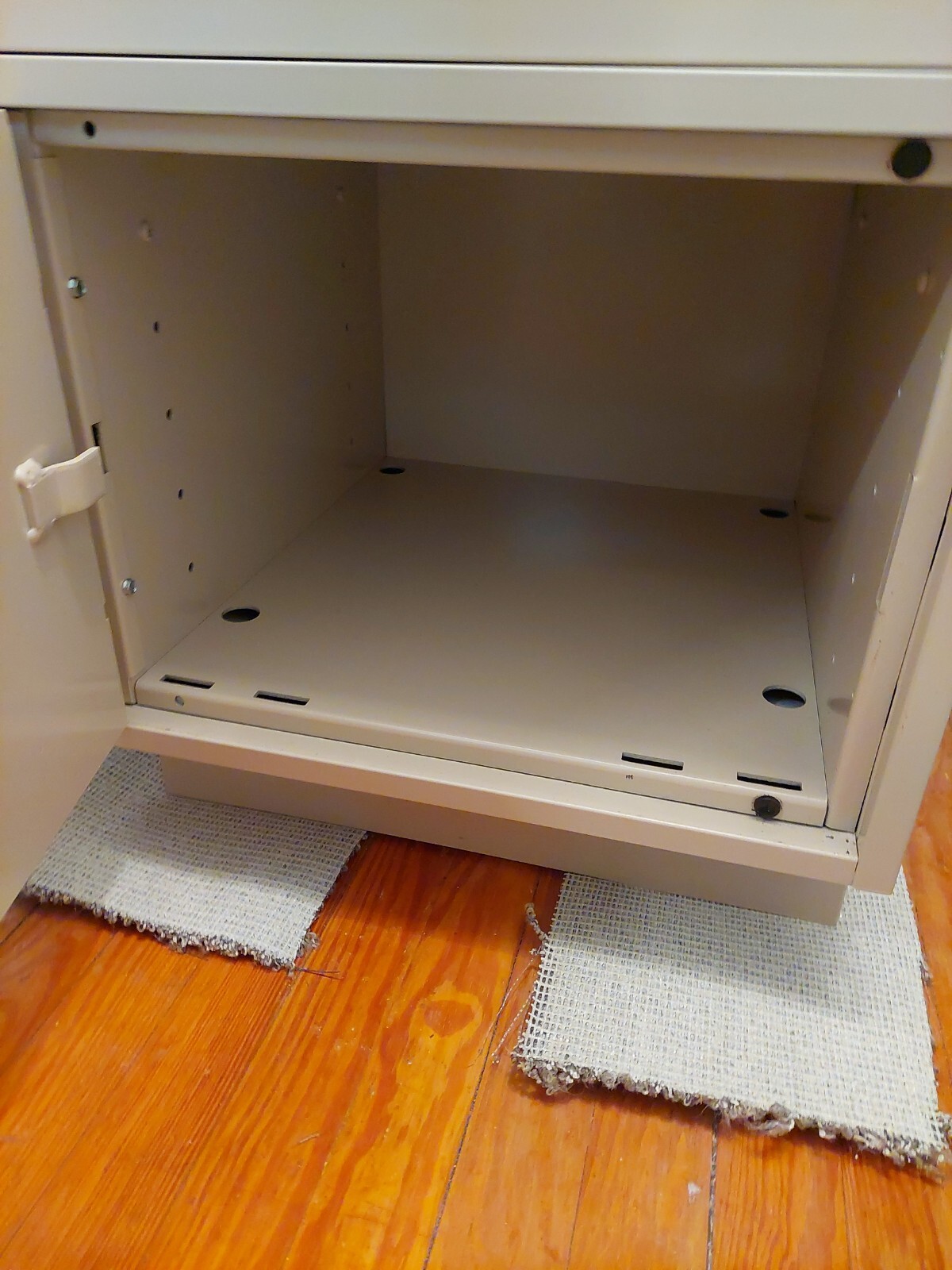 Diebold safe with 2 Drawers And A Safe Area With Key And Code