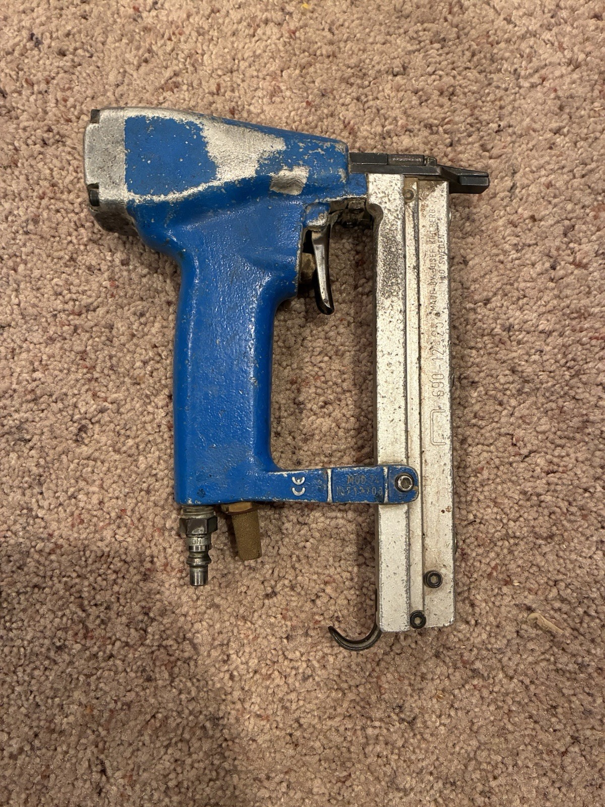 Josef Kihlberg MOD 24 690-12 Pneumatic Stapler Air Tool for Staples