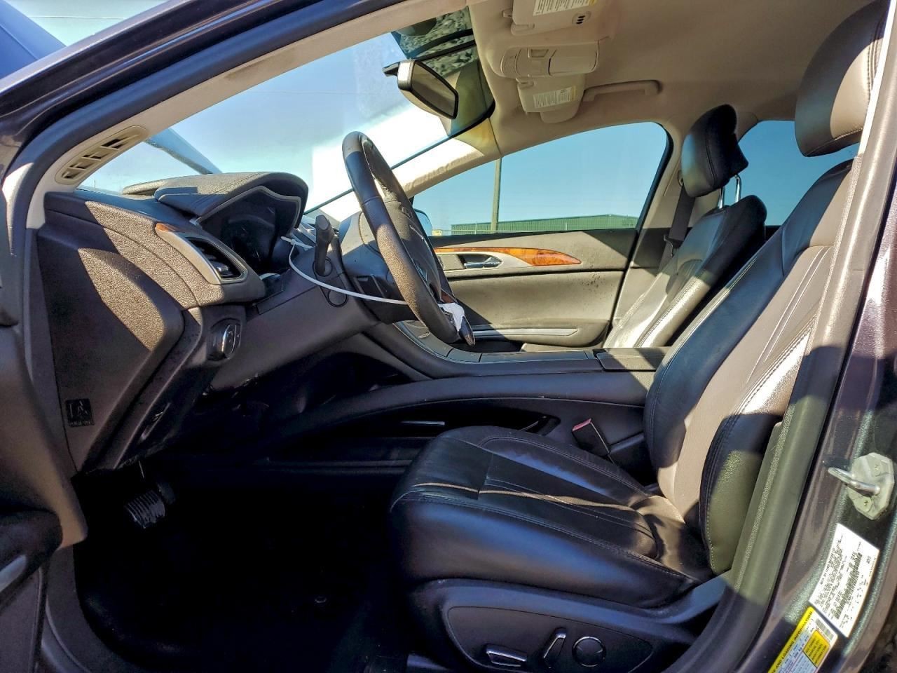 MKZ 2014 Glove Box 4956420