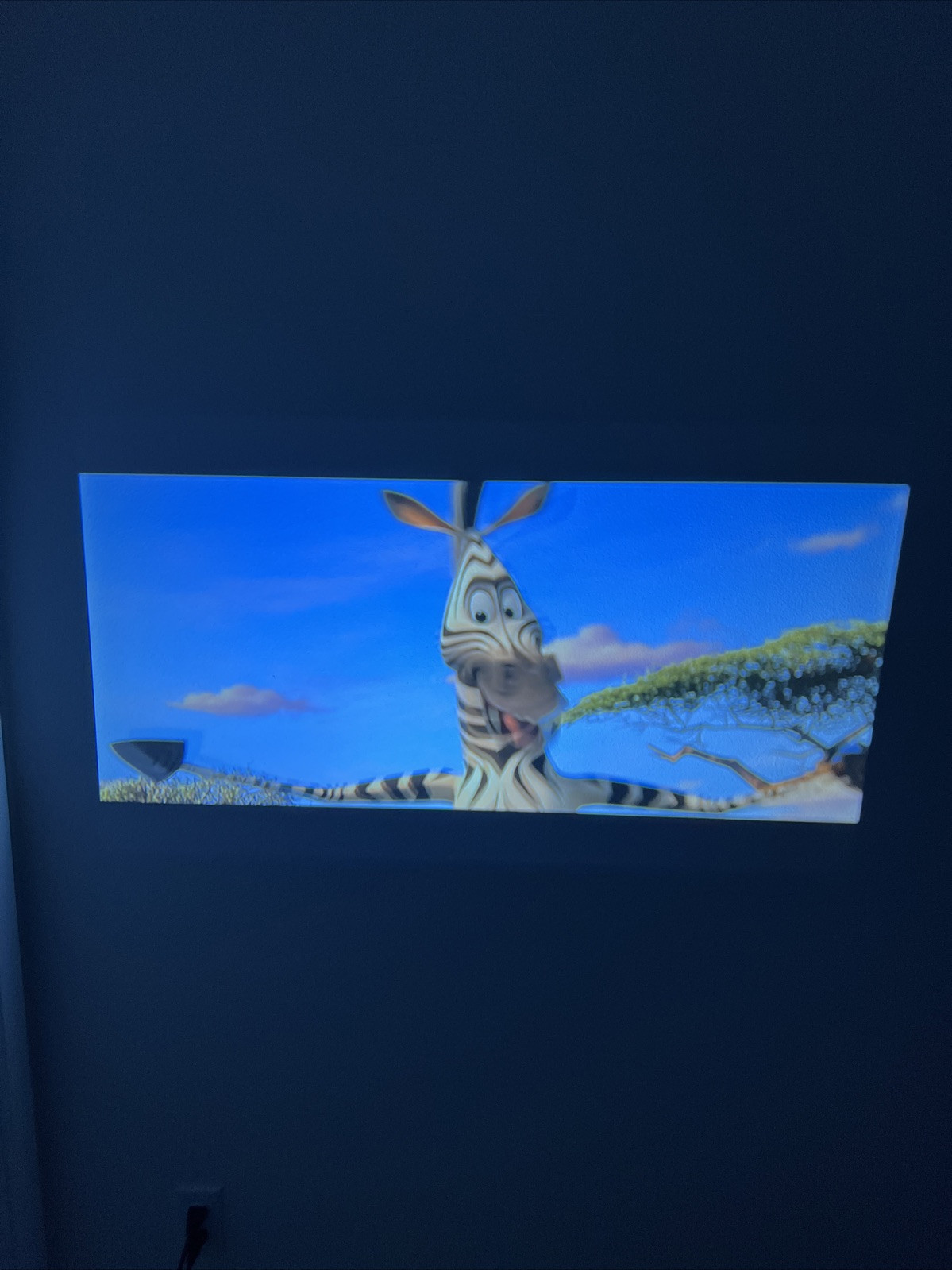 RCA HOME THEATER PROJECTOR 1080p (PRJ280)