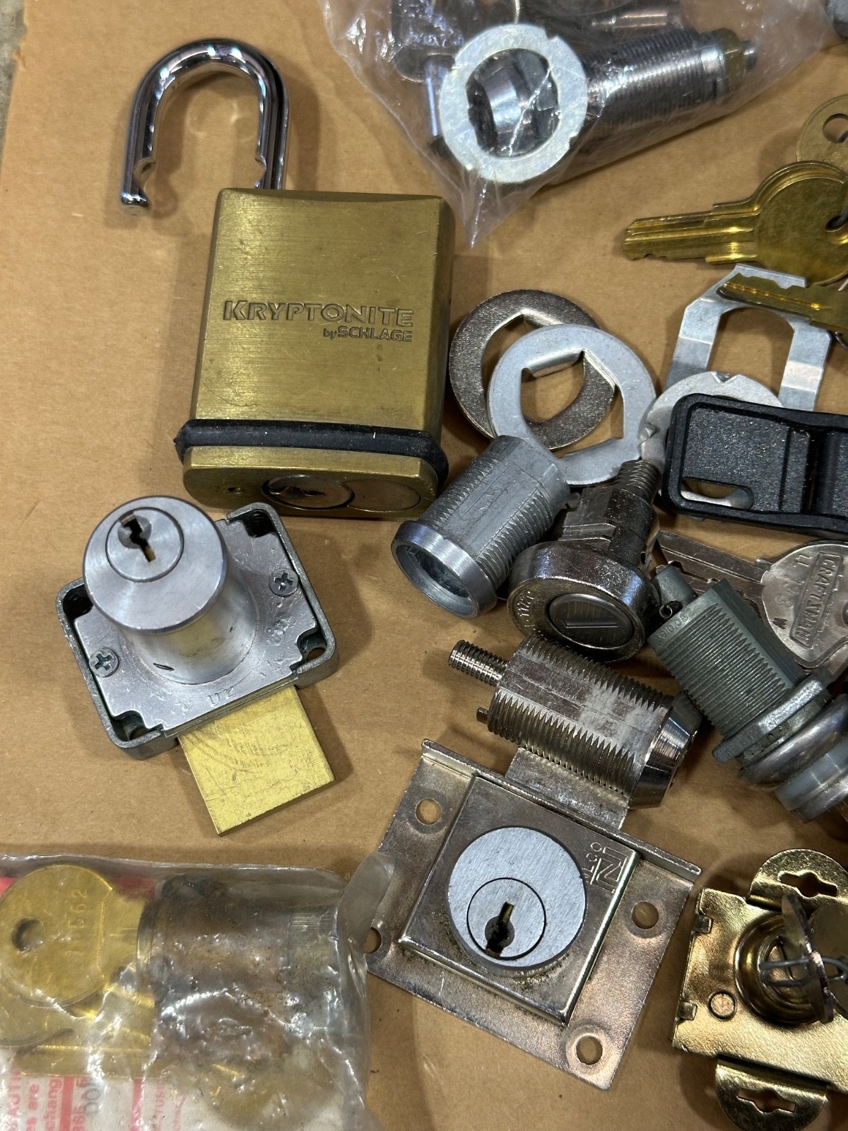 LOCKSMITH LOT - DRAWER CABINET CYLINDERS, CAM LOCKS, ETC