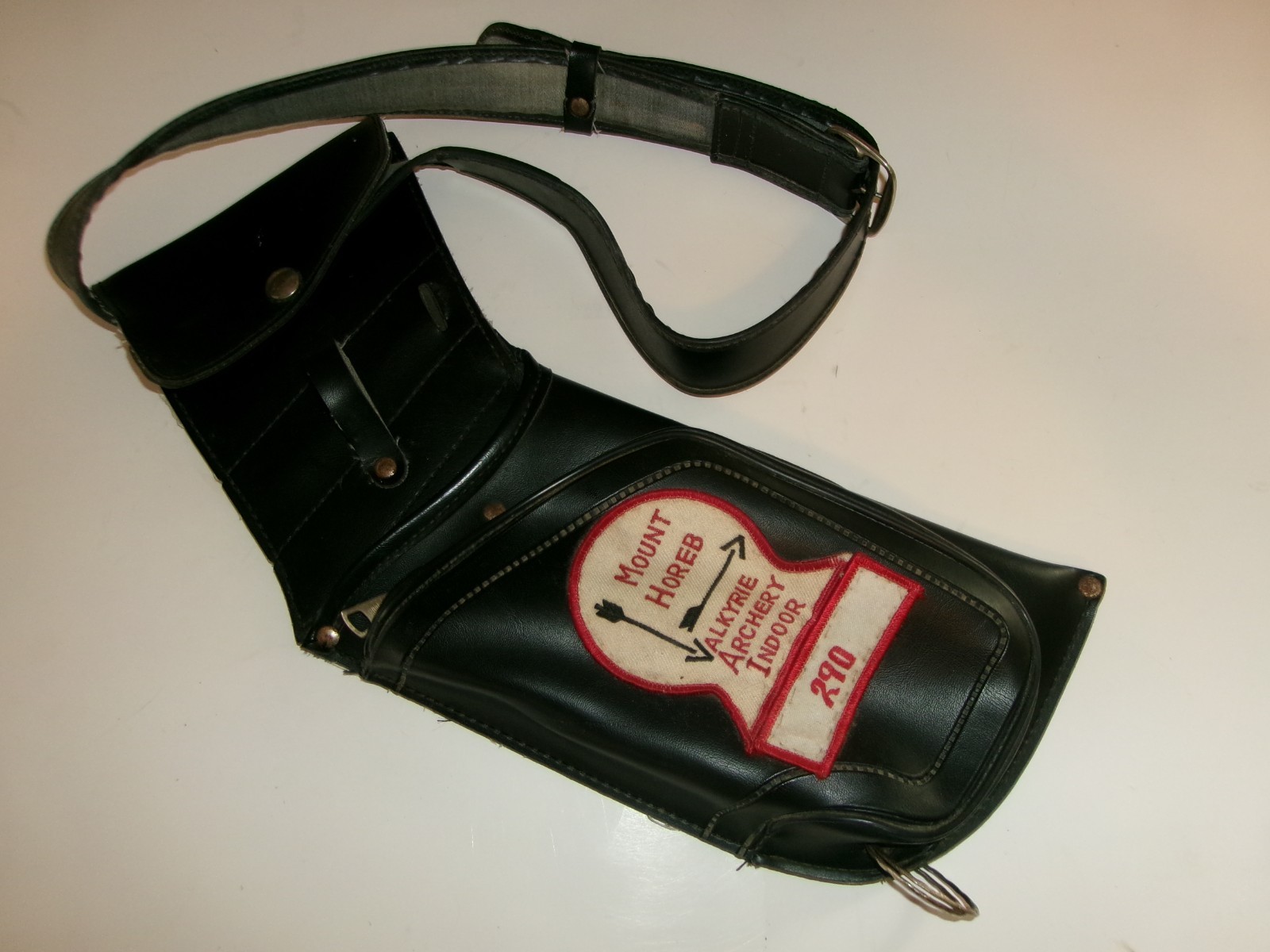 Vintage Unknown (Neet?) Vinyl Archery Hip Quiver w/ Mt Horeb, WI Archery Patch