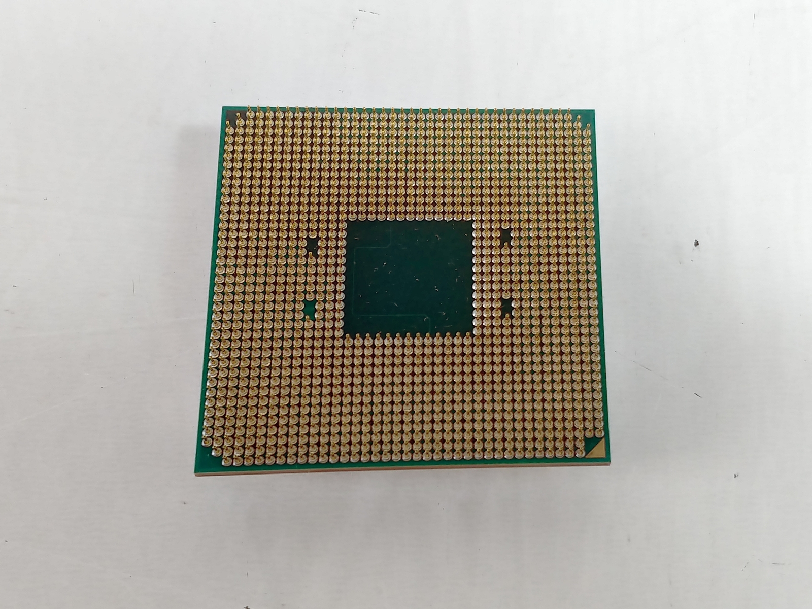 AMD Ryzen 5 PRO 3400GE 3.3 GHz Socket AM4 Desktop CPU YD340BC6M4MFH