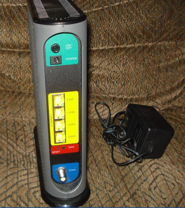 Motorola 8X24 Modem/Router AC1900
