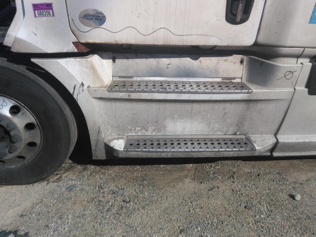 For 2018 FREIGHTLINER CASCADIA 126 SIDE FAIRING Left ,  GA