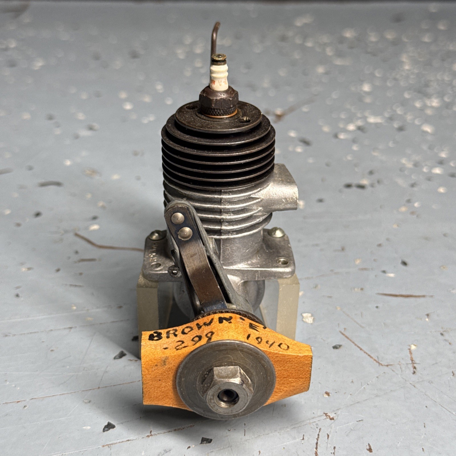 Junior Motors 60E52 Model Airplane Engine Brown E .299 1940