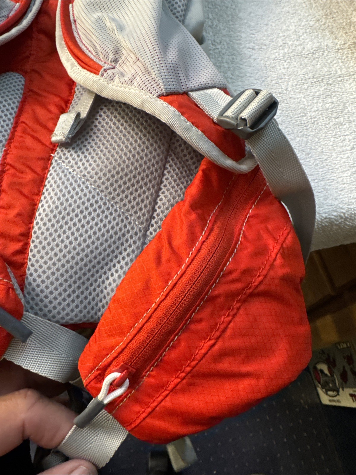 Camelbak Octane XCT Backpack 100oz Gray/Red NWOT ( Read Description )