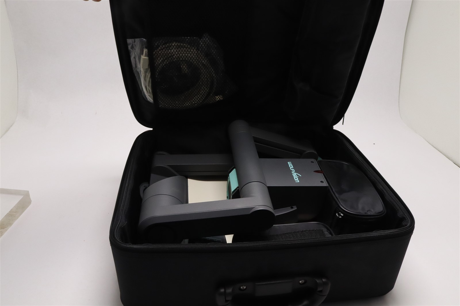 WOLFVISION VISUALIZER WITH CORDS/REMOTE/CASE VZ-9